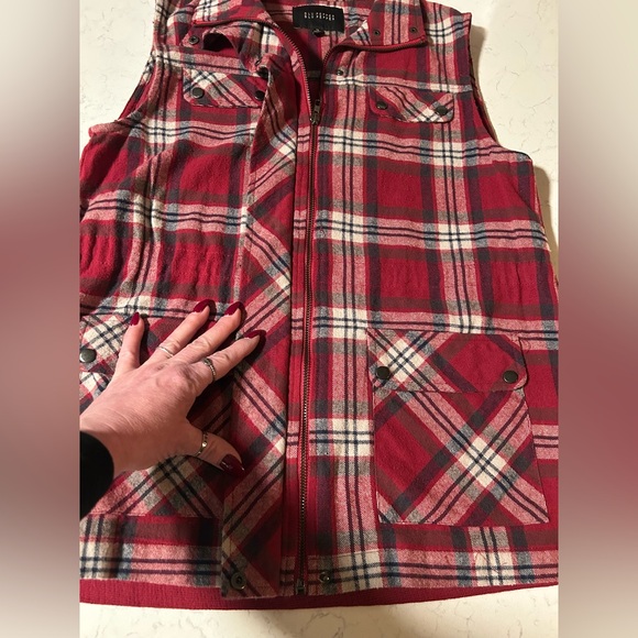 Like New Blu Pepper Aztec Embroidered Plaid Flannel Women’s Vest Size Medium - Picture 8 of 16